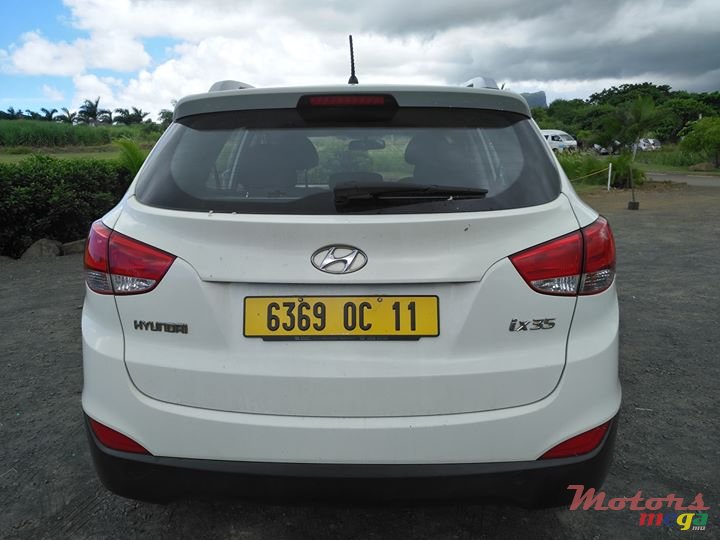 2011' Hyundai ix35 photo #3