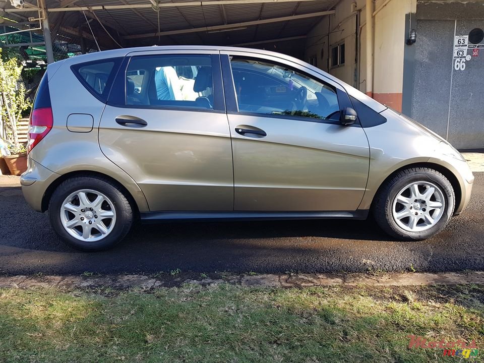 2005' Mercedes-Benz A 150 photo #3