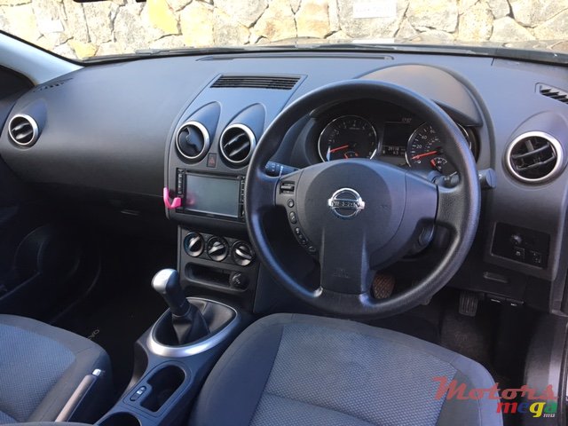 2014' Nissan Qashqai+2 photo #3