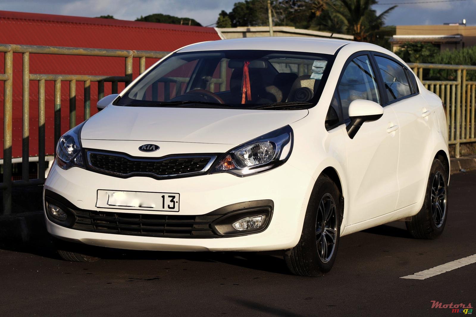 2013' Kia Rio photo #2