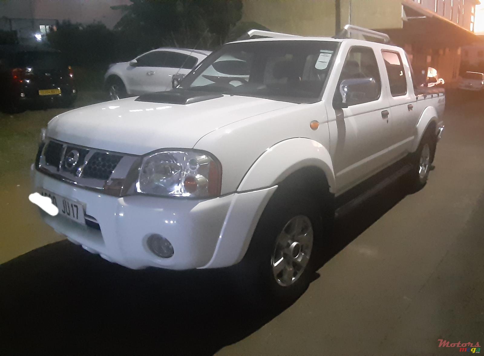 2017' Nissan NP300 4X4 photo #1