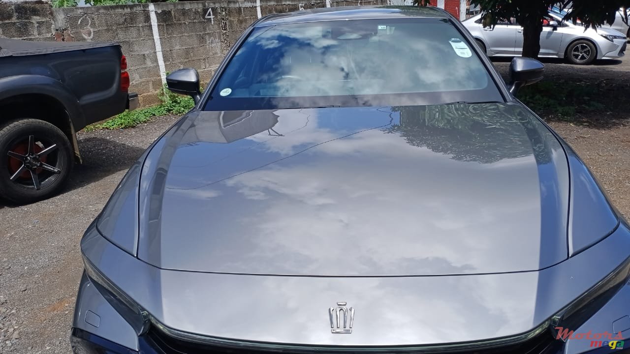 2022' Toyota Crown photo #3