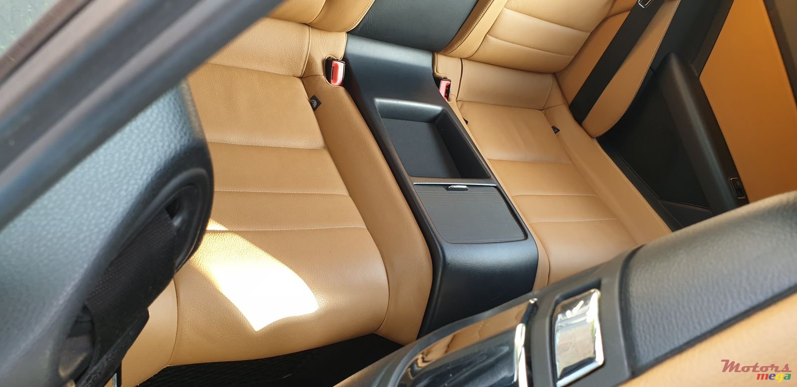 2010' Mercedes-Benz E-Class AMG photo #4