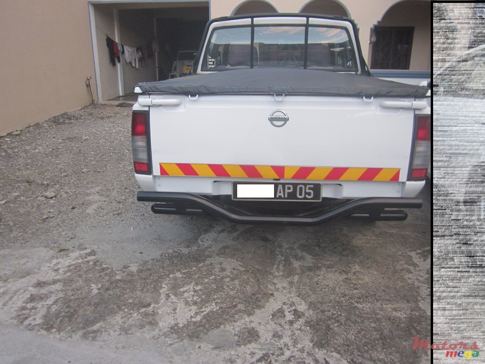 2005' Nissan Hardbody 2.7 D photo #3