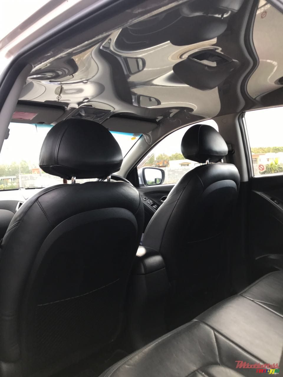 2011' Hyundai ix35 photo #5