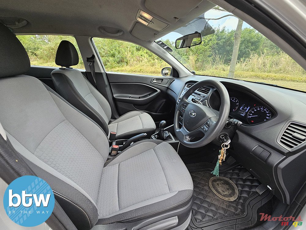 2017' Hyundai i20 photo #5