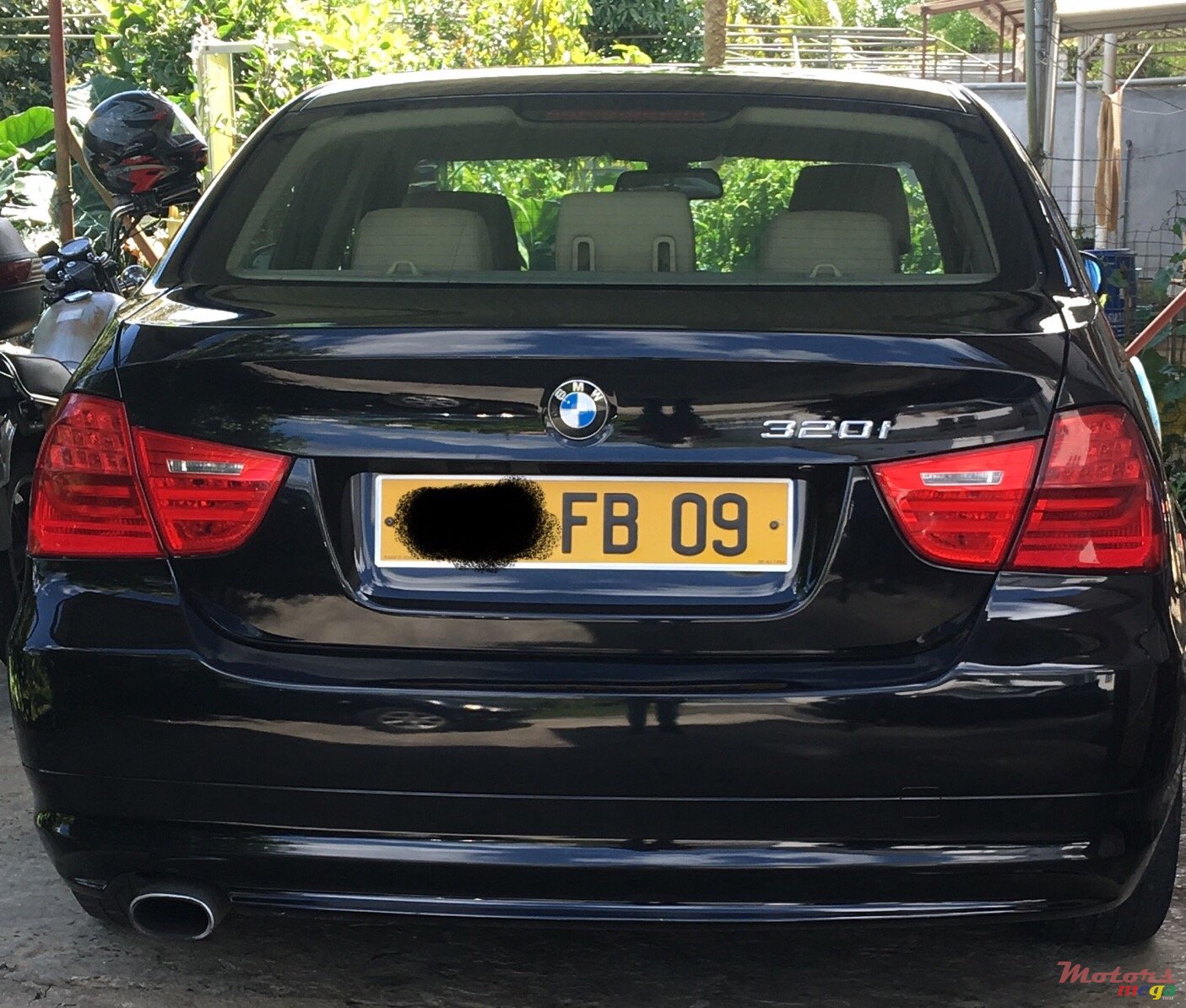 2009' BMW 320 photo #1