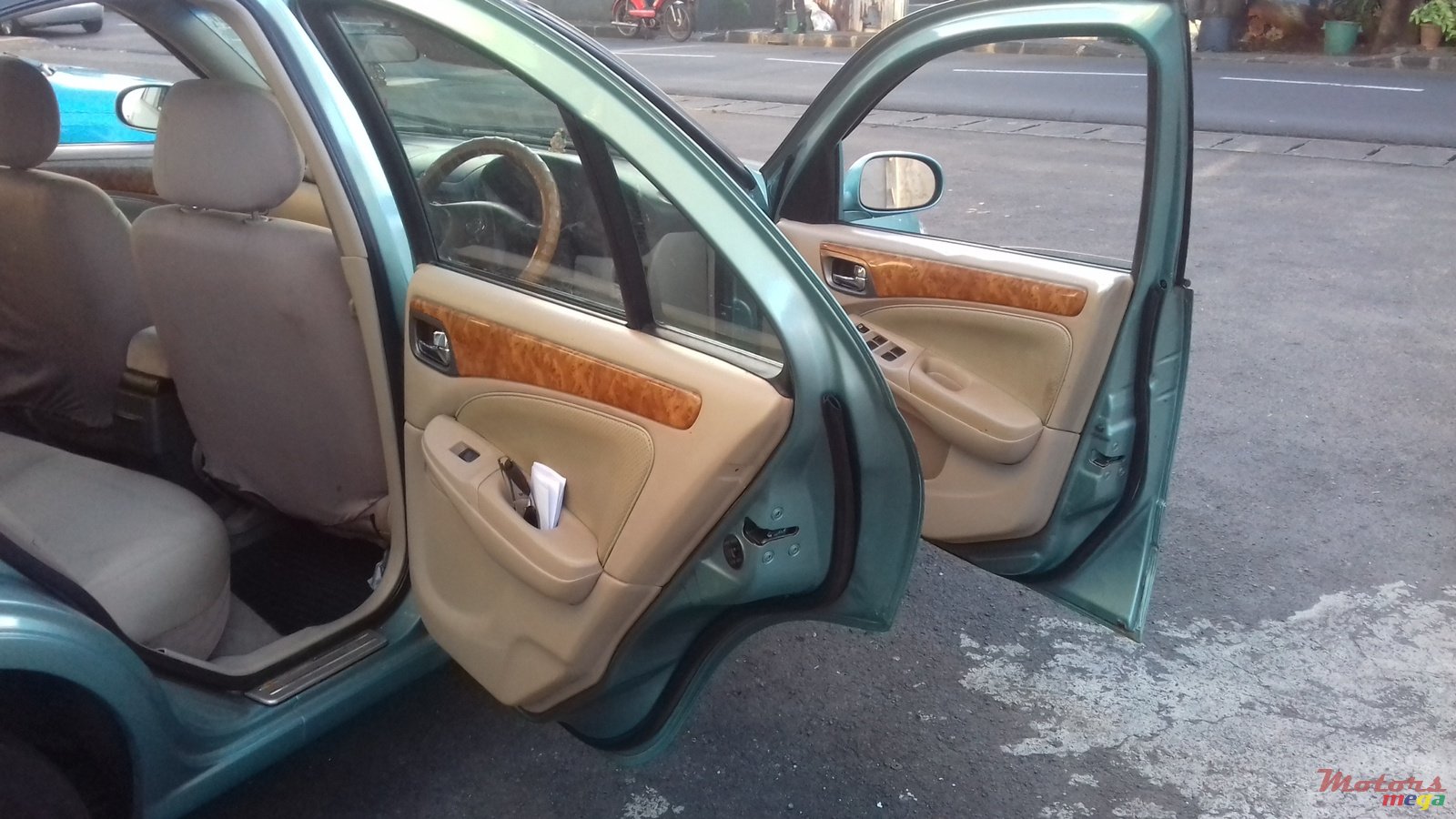 2002' Nissan Sunny photo #3