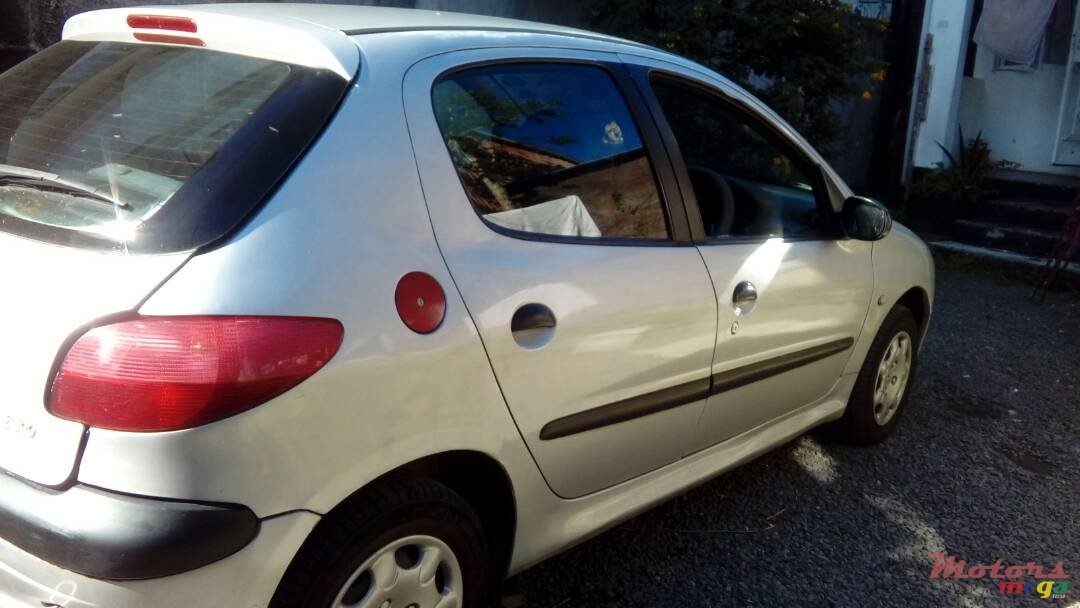 1999' Peugeot 206 photo #2