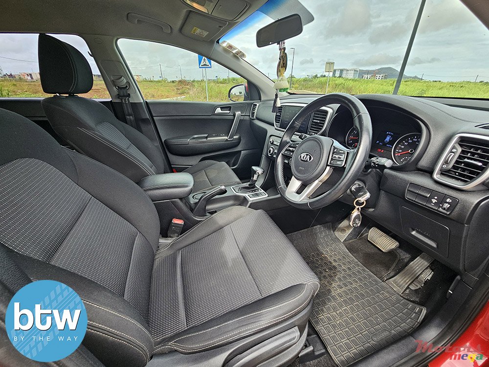 2021' Kia Sportage photo #6
