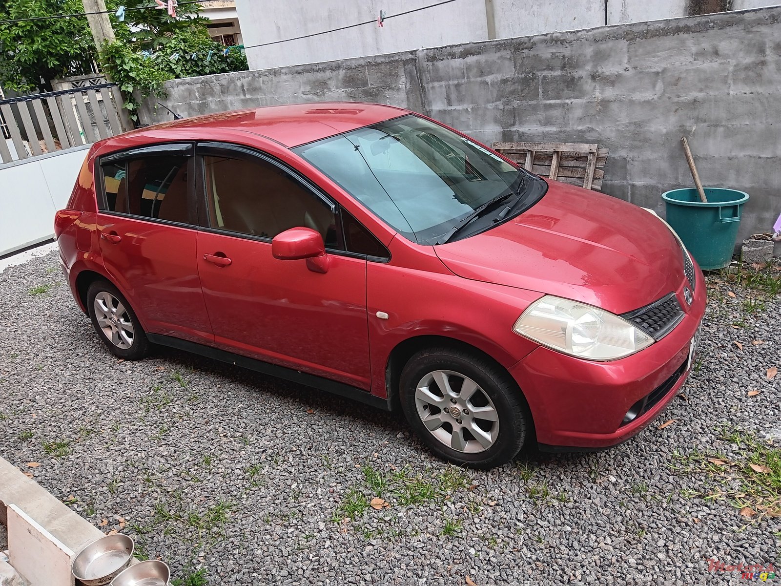 2007' Nissan Tiida photo #1