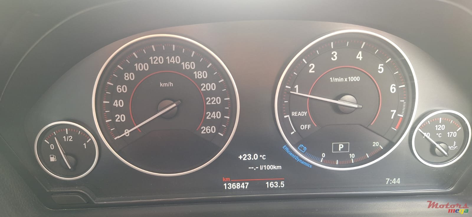 2016' BMW 3 Series Sedan photo #5