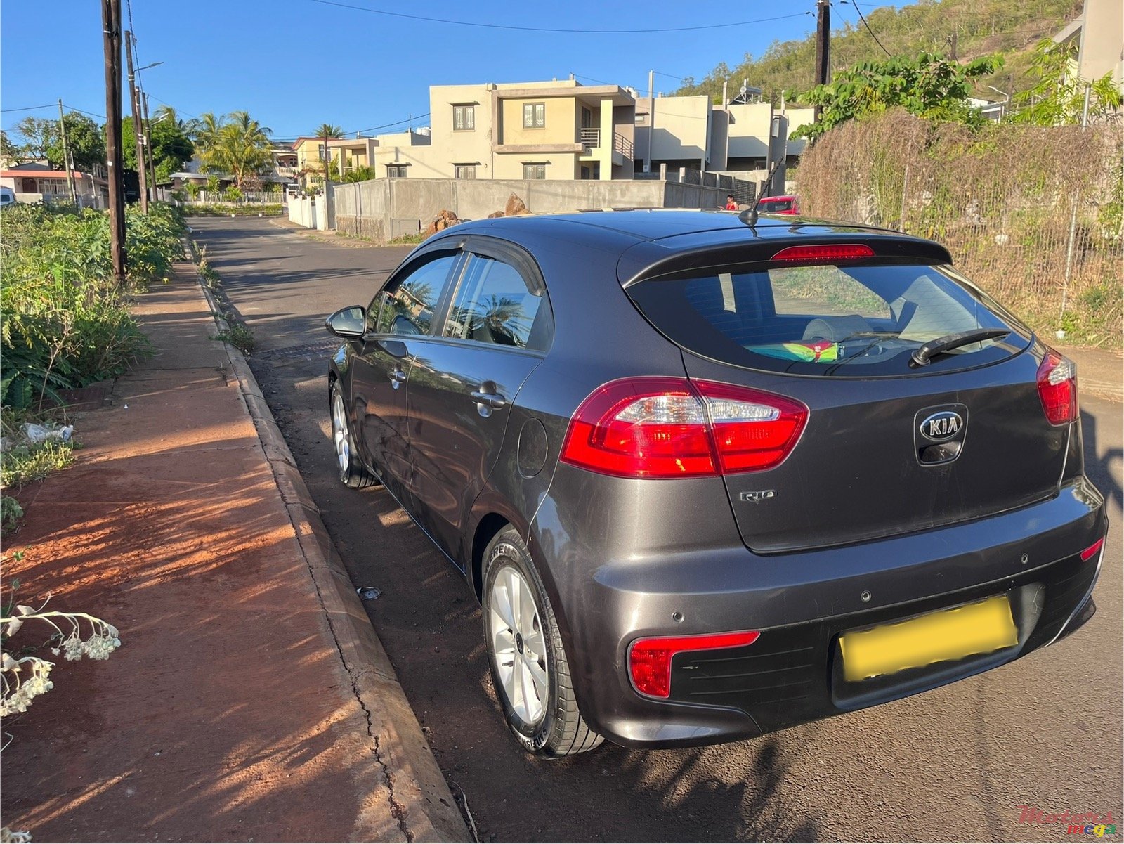 2015' Kia Rio photo #3