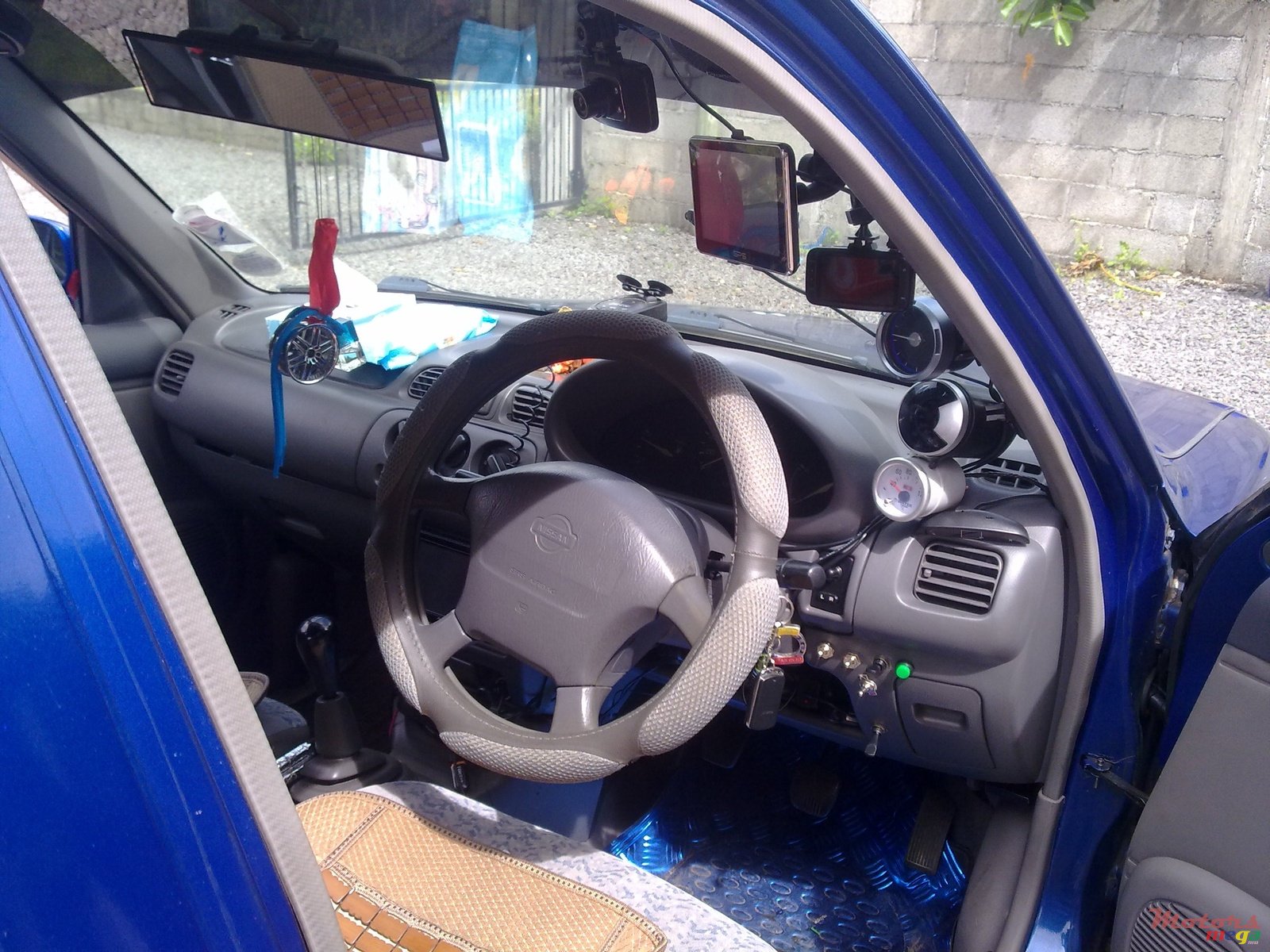 1998' Nissan Maxima photo #2