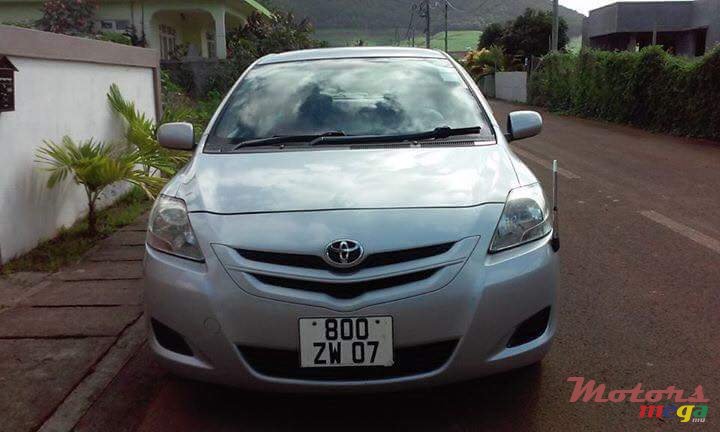 2007' Toyota Belta photo #1