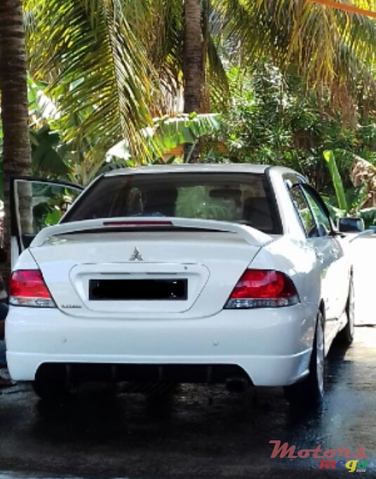 2004' Mitsubishi Lancer X photo #3