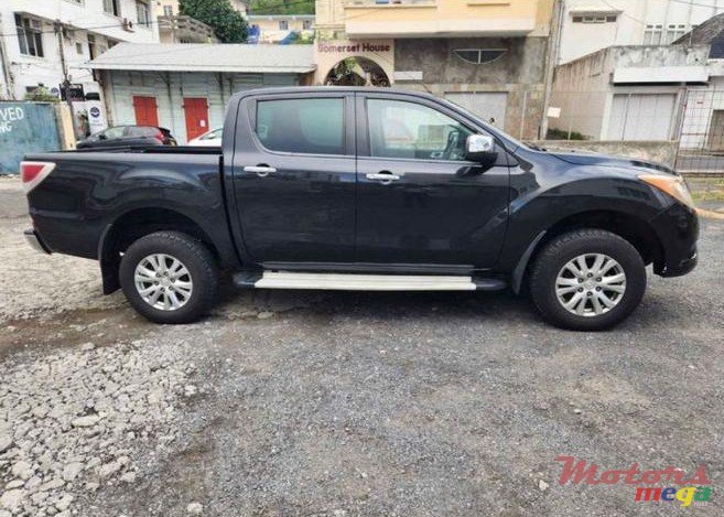 2015' Mazda BT-50 photo #1