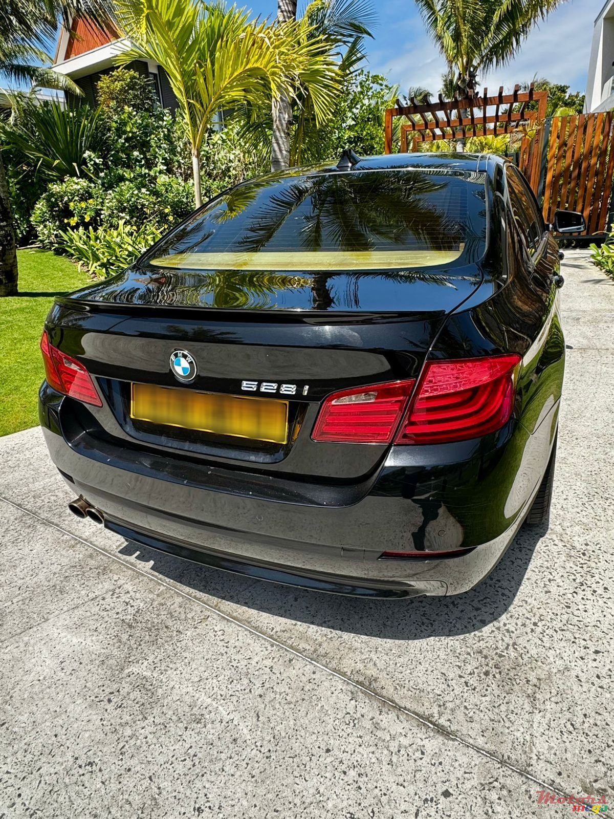 2013' BMW 528 photo #3