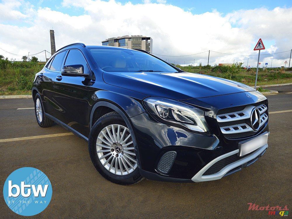 2020' Mercedes-Benz GLA 180 photo #1