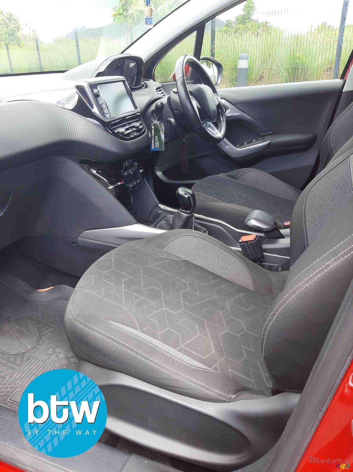 2018' Peugeot 2008 photo #5