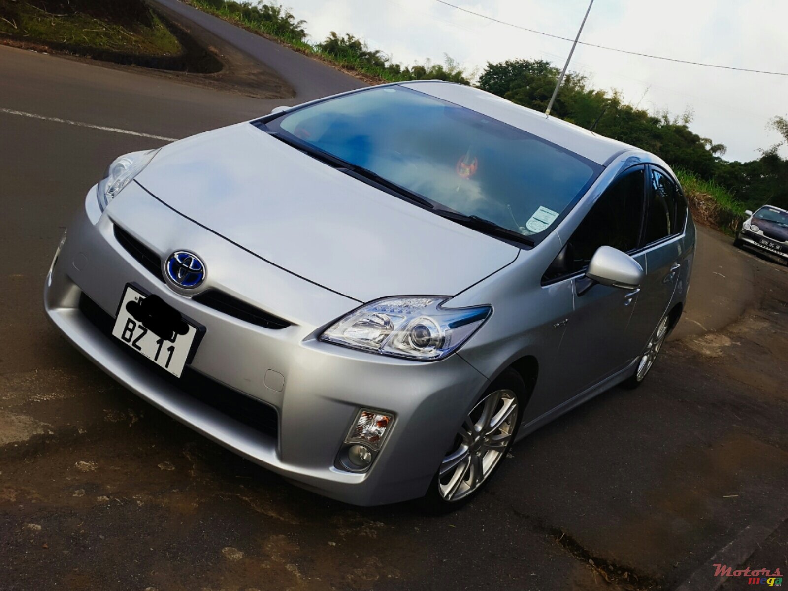 2011' Toyota Prius photo #3