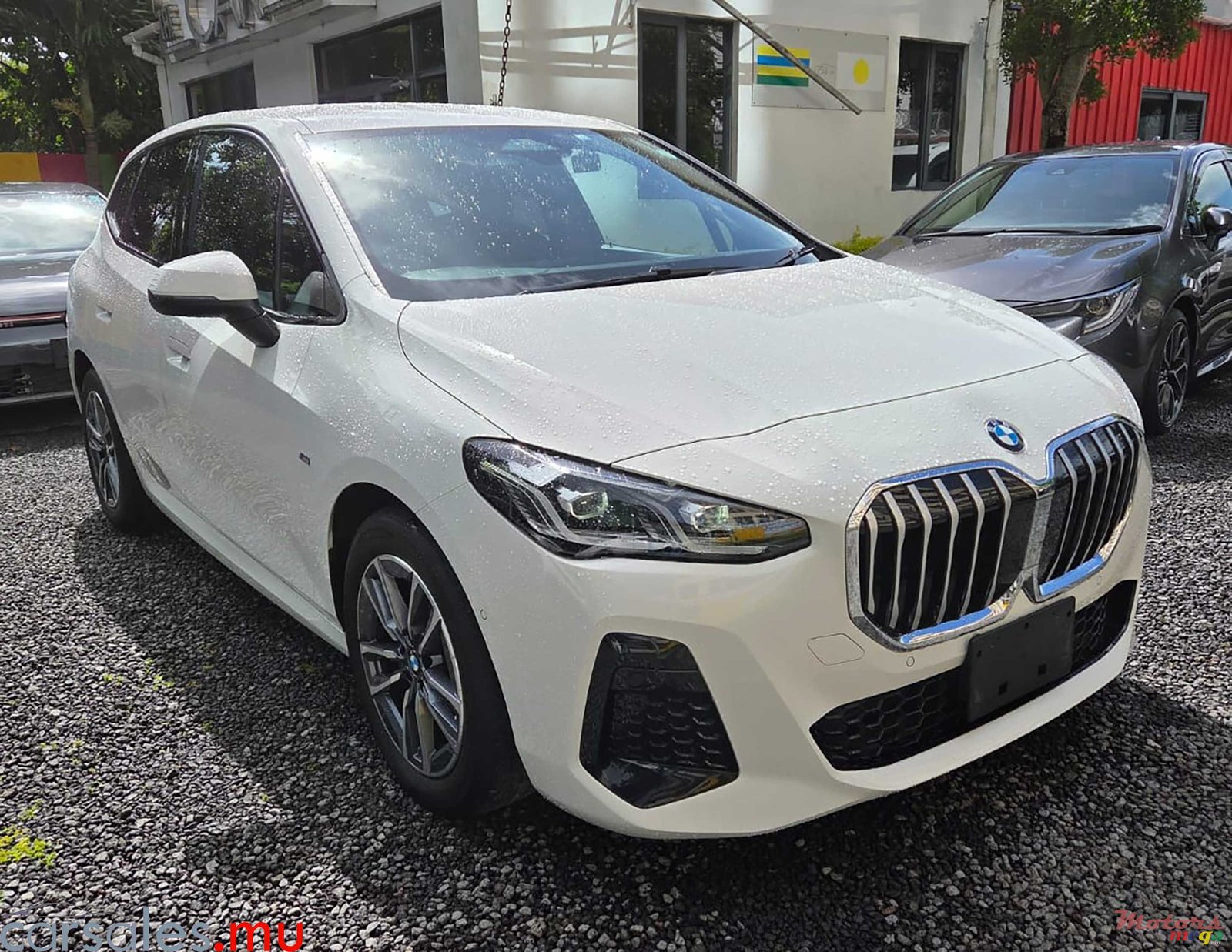 2022' BMW 218 i Active Tourer photo #2