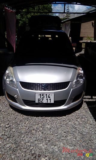 2011' Suzuki Swift photo #7