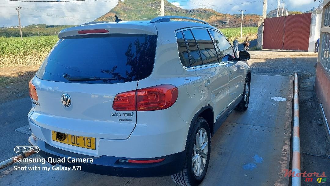 2013' Volkswagen Tiguan photo #2
