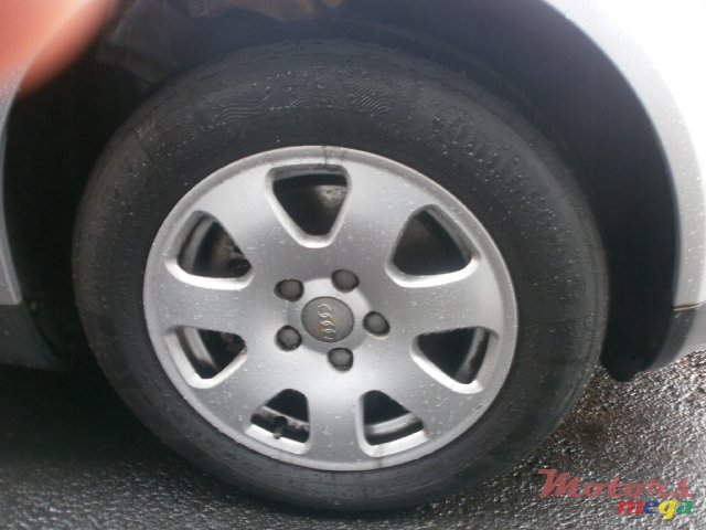 2010' Audi A4 photo #7