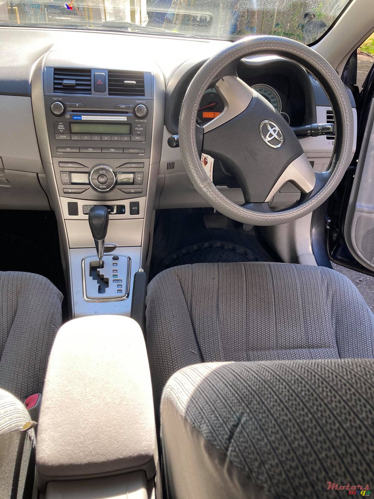 2014' Toyota Corolla photo #2