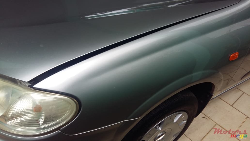 2006' Nissan Sunny photo #2