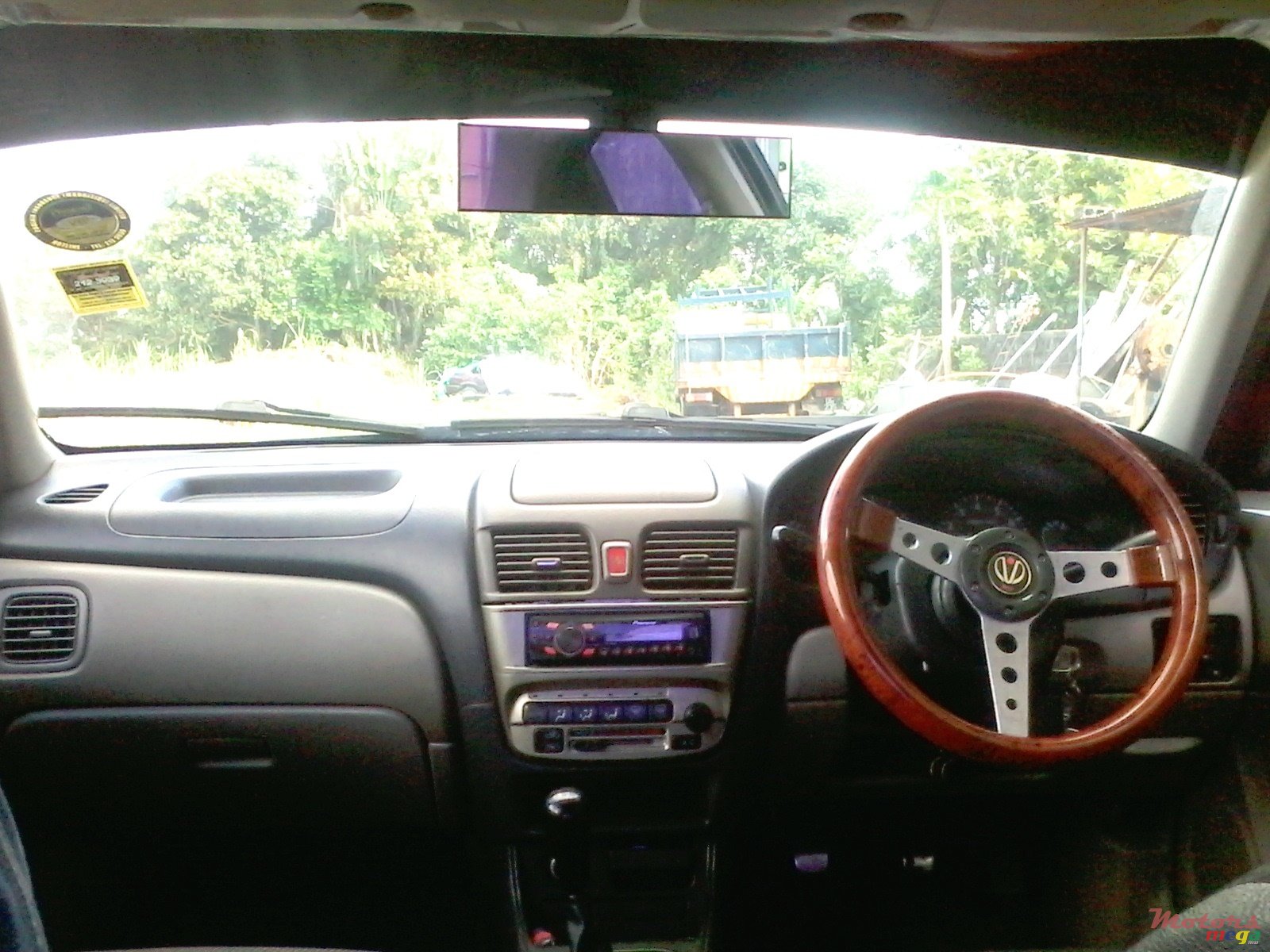 2002' Nissan Sunny photo #3