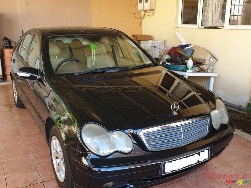 2003' Mercedes-Benz C-Class photo #1