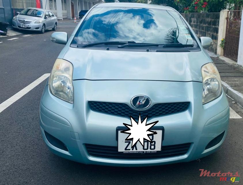 2008' Toyota Vitz any photo #2