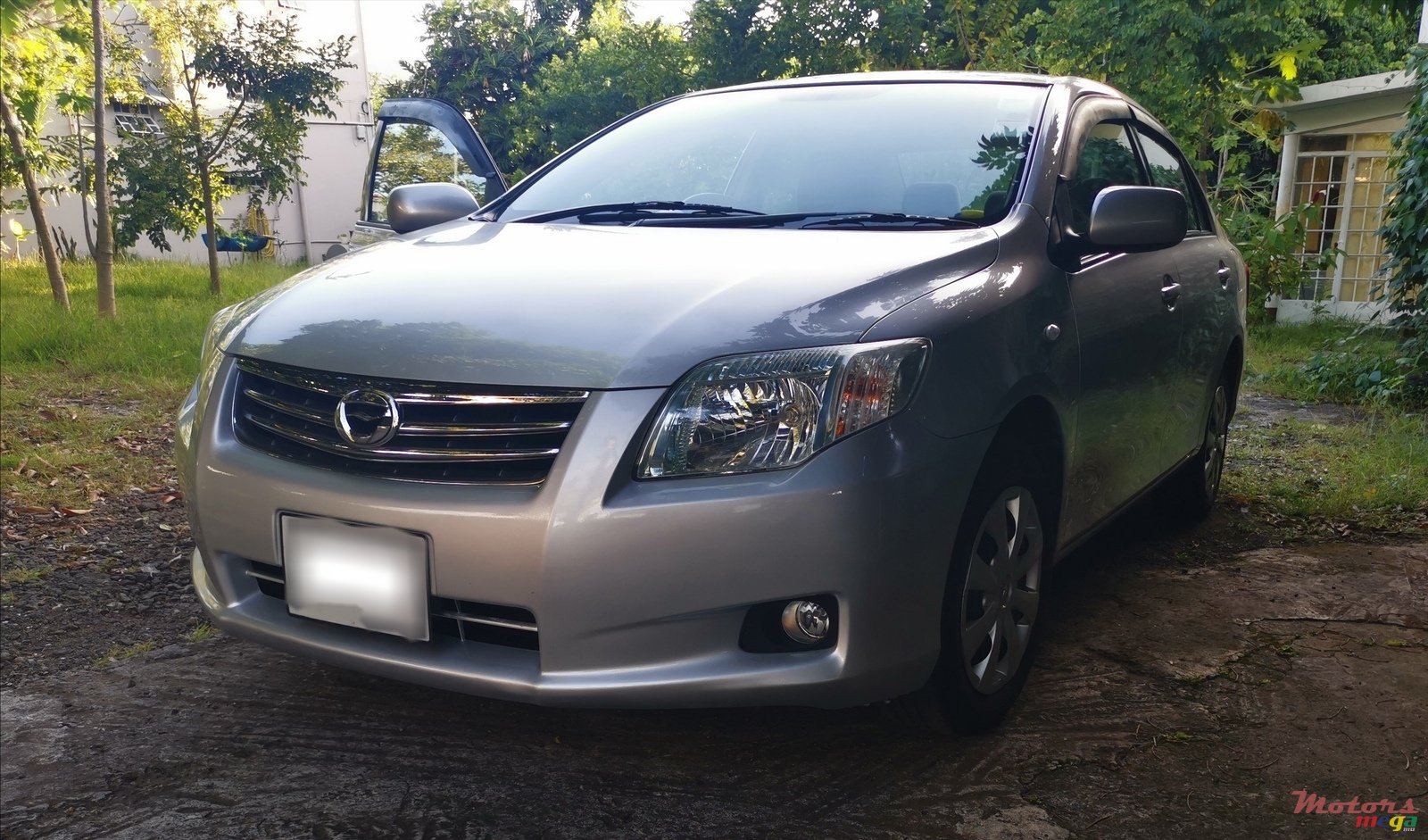 2011' Toyota Corolla photo #2