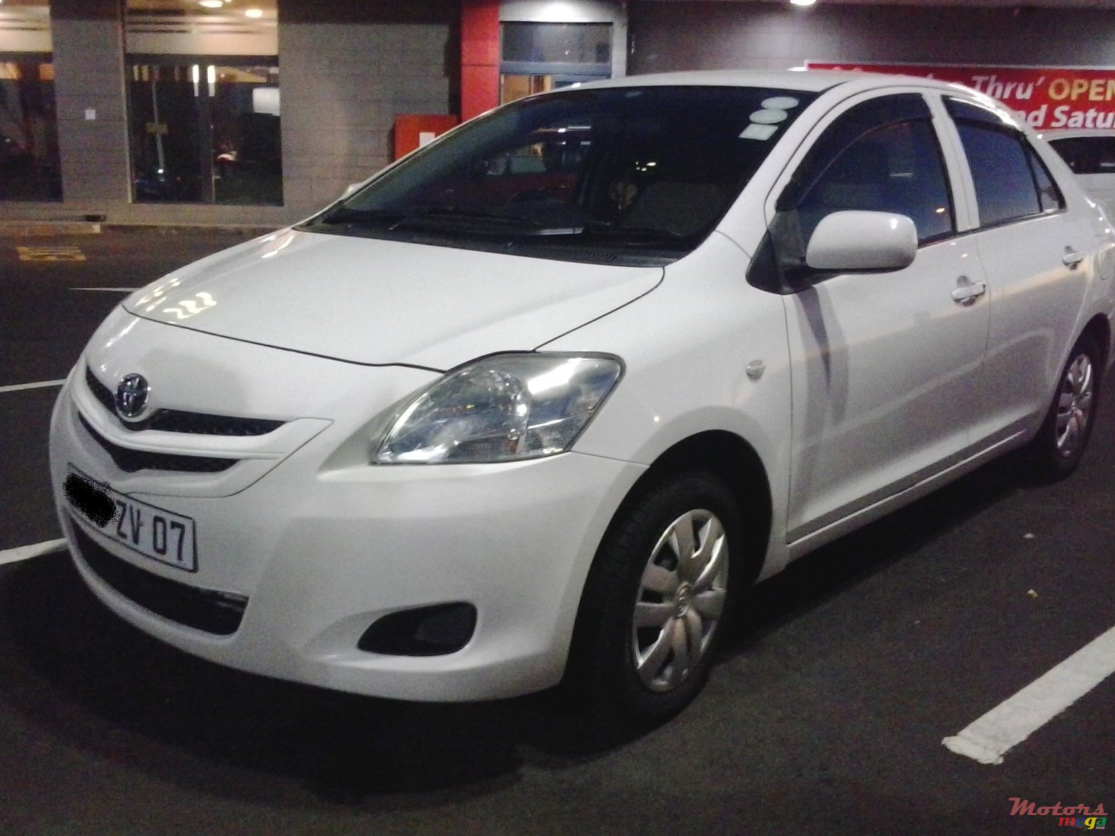 2007' Toyota Belta photo #1