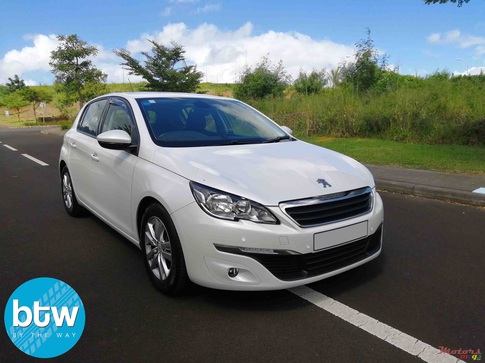 2015' Peugeot 308 photo #1