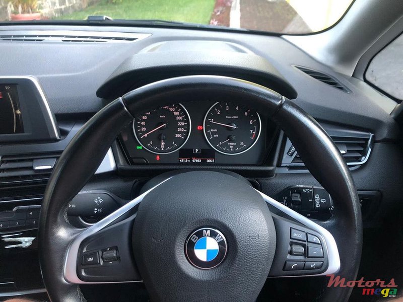 2015' BMW 2 Series photo #7