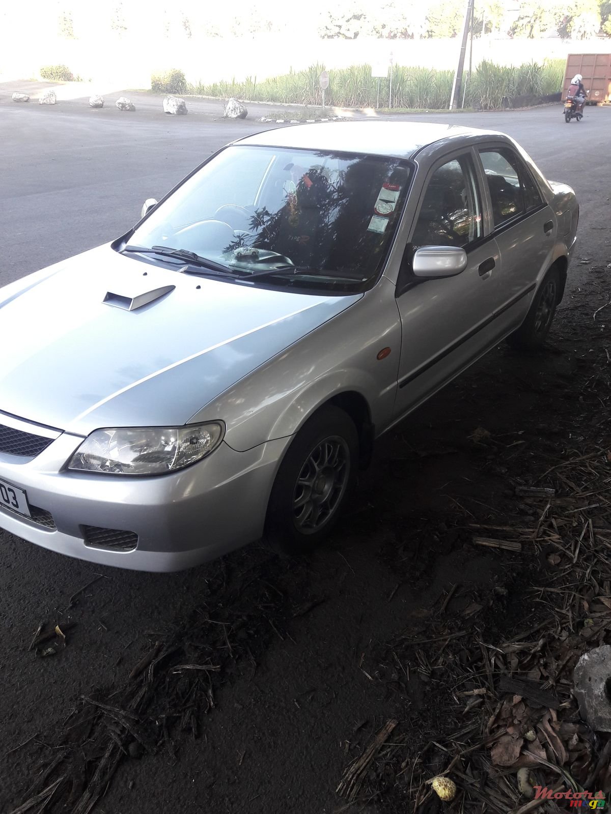 2003' Mazda 323 photo #3