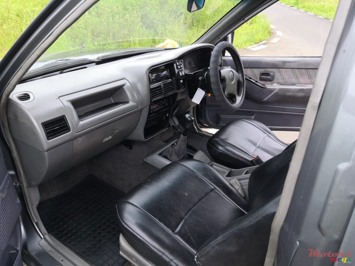 2001' Isuzu Ls Japan photo #3