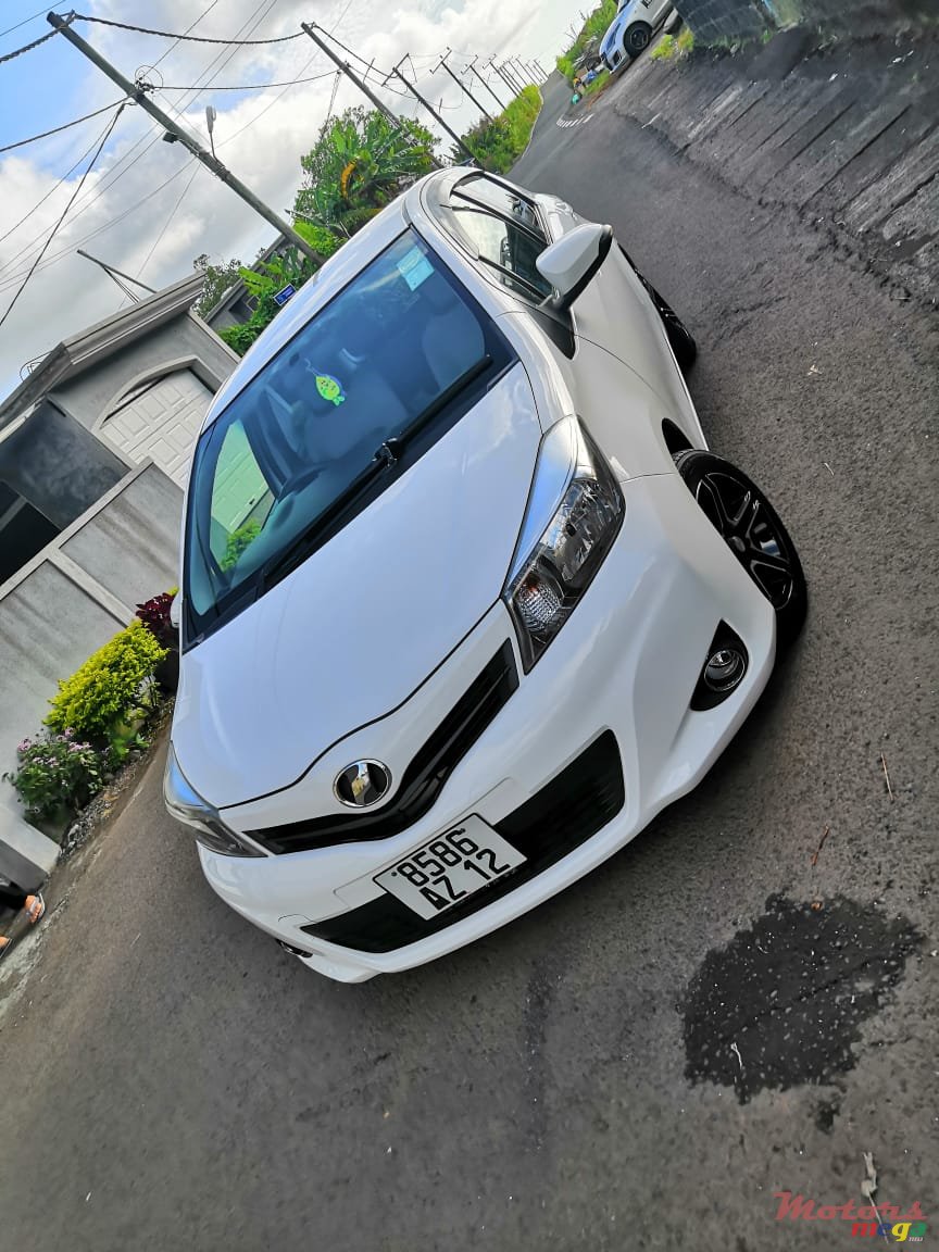 2012' Toyota Vitz 1300cc photo #1