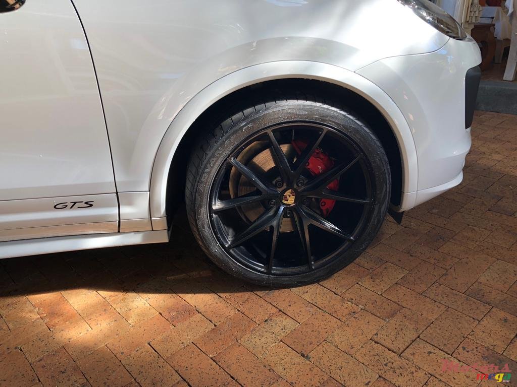 2015' Porsche Cayenne GTS - V6- 440BHP photo #3