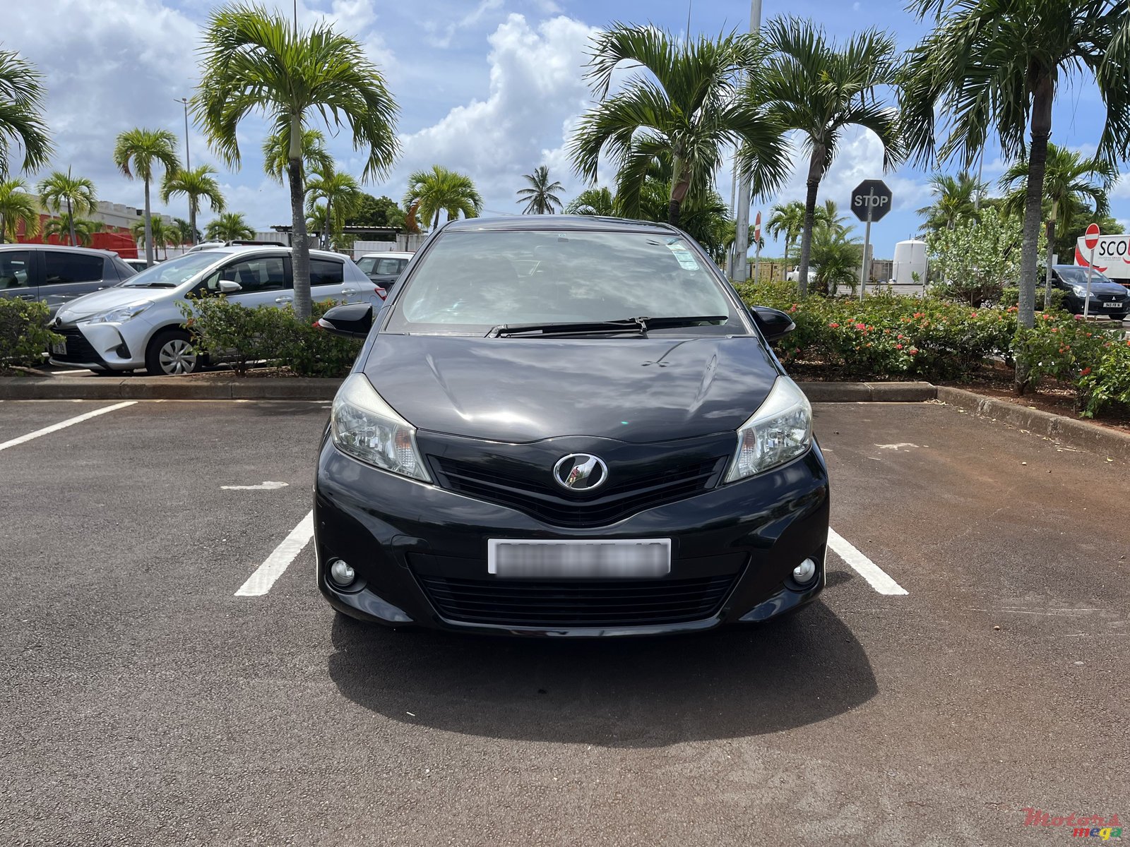 2012' Toyota Vitz photo #4