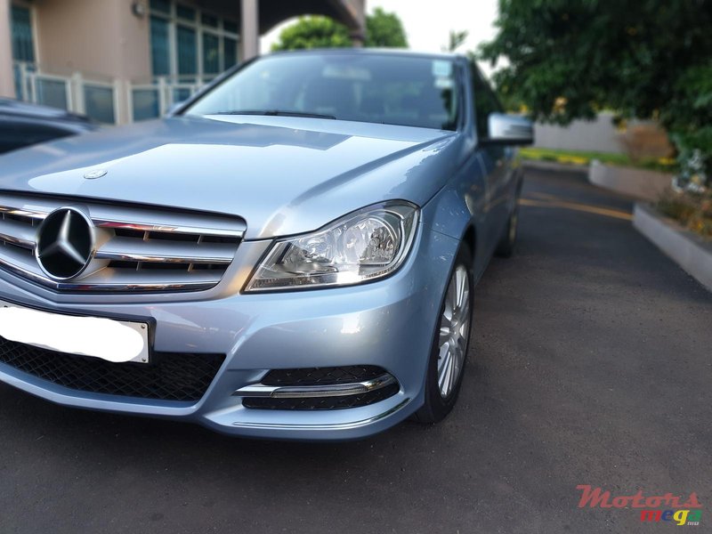 2014' Mercedes-Benz C-Class C180 photo #5