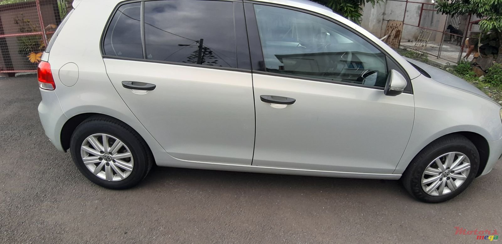 2011' Volkswagen Golf VI photo #1