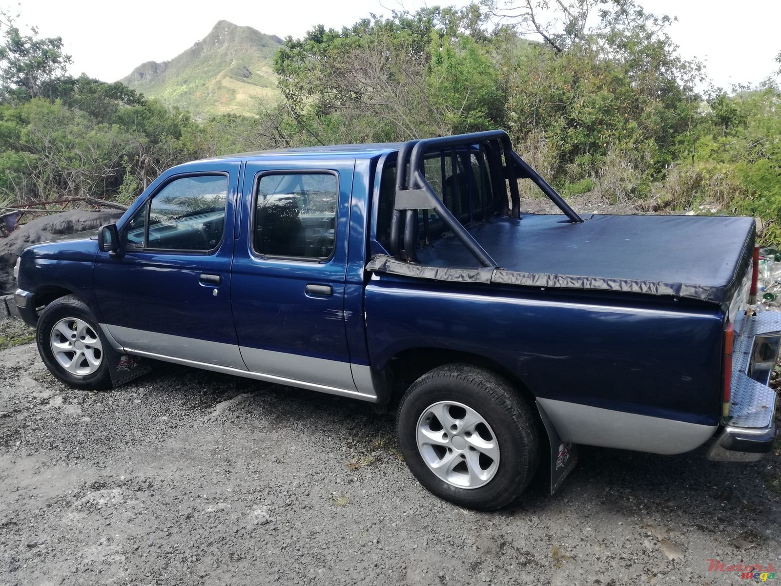 1997' Nissan Navara photo #1