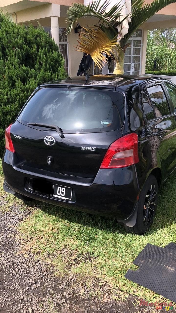 2009' Toyota Yaris photo #4