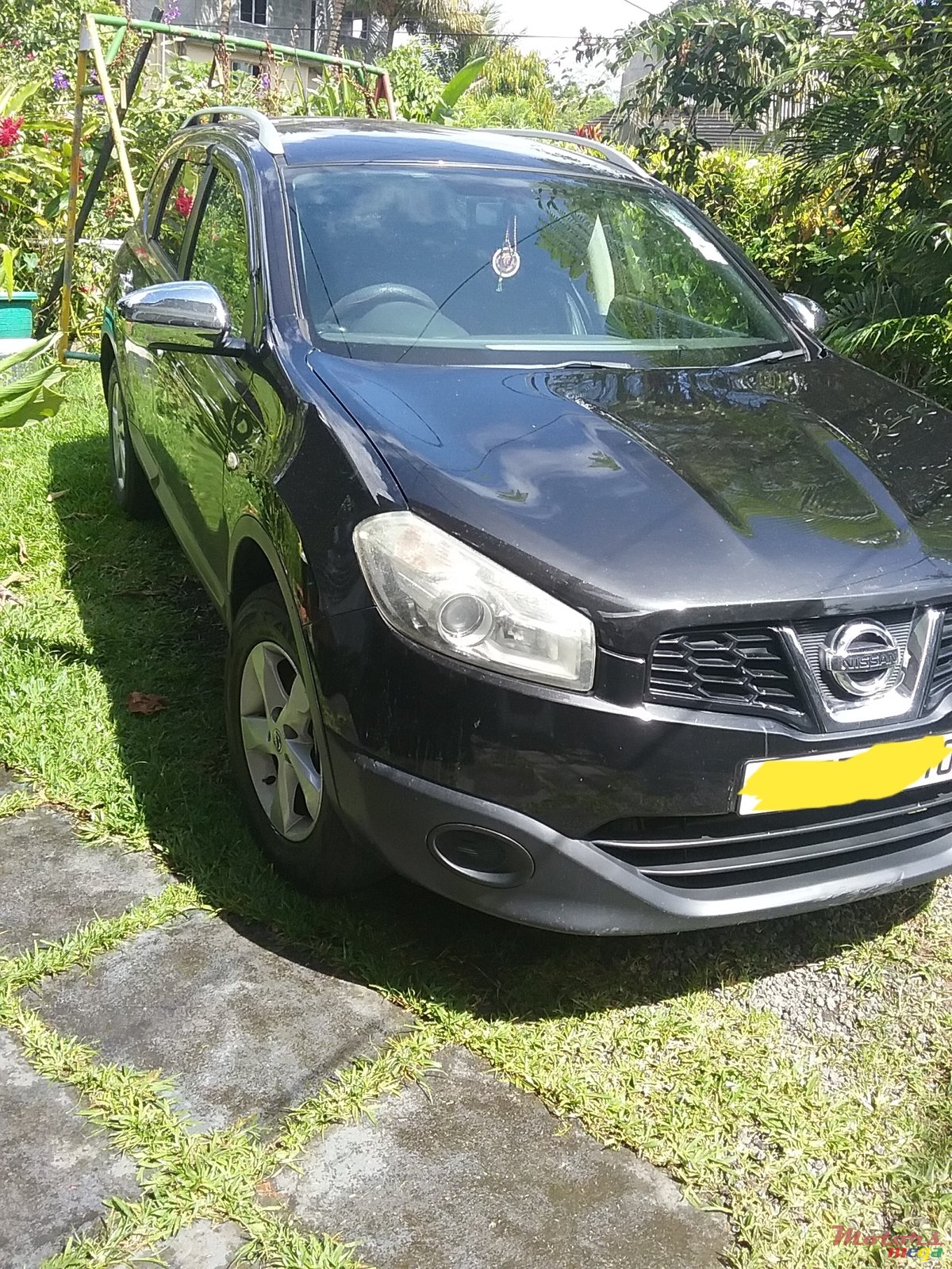 2010' Nissan Qashqai+2 photo #2