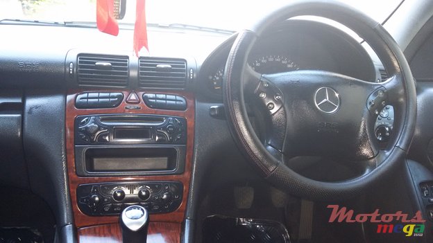 2004' Mercedes-Benz c220 photo #4