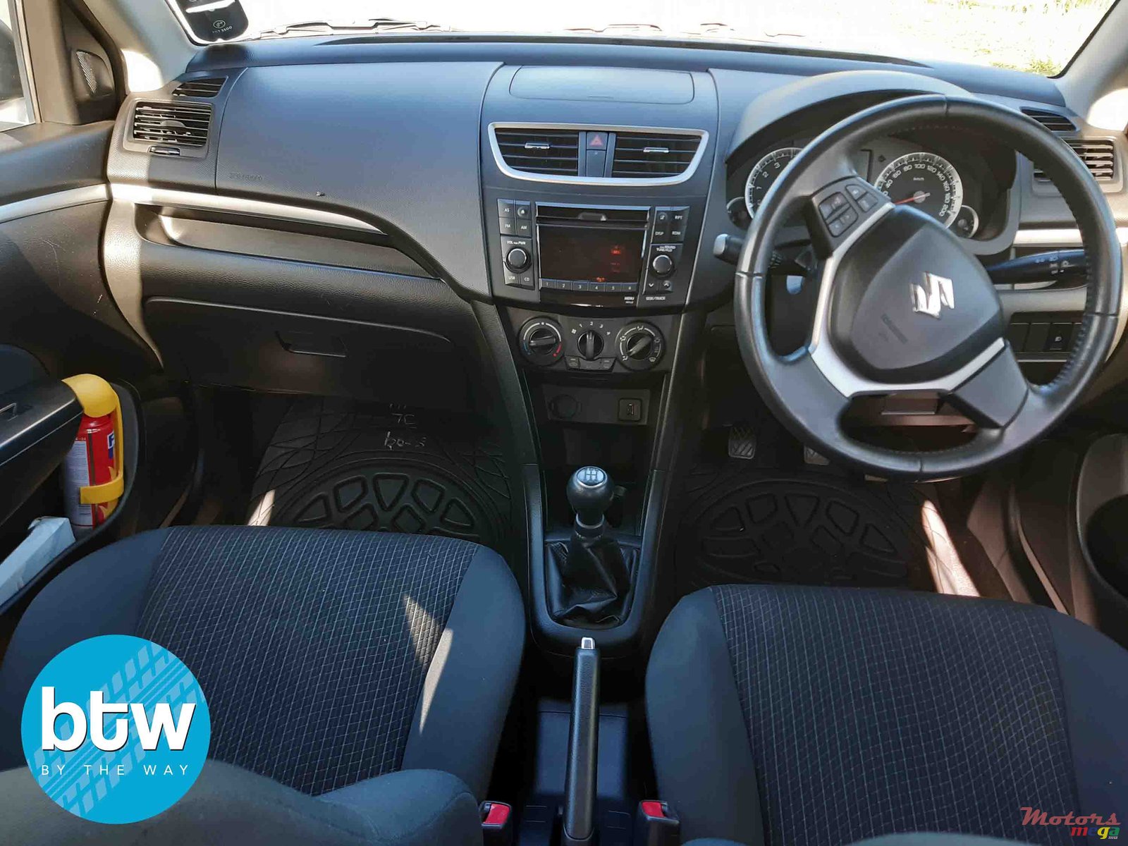 2014' Suzuki Swift photo #5